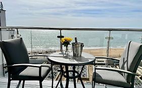 Sohot Stays Royal Sands Seaview Apt Free Parking Sleeps 4